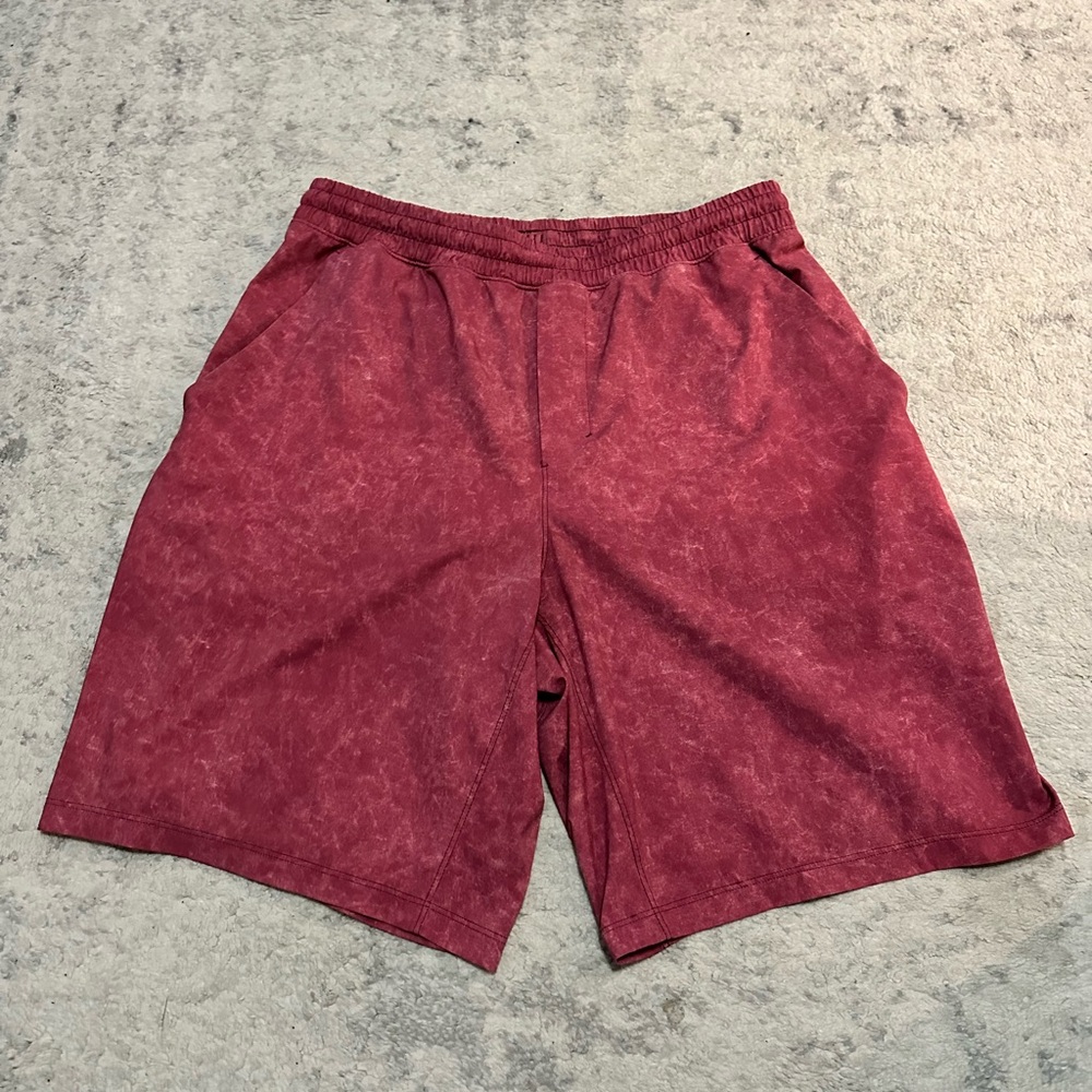 Men’s Lululemon liner less shorts. Size L. 7 inch